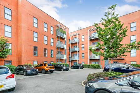 Pennant House, 2 bedroom  Flat to rent, £1,500 pcm