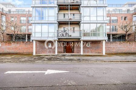 Chapel Row House, Flat to rent, &pound;900 pcm