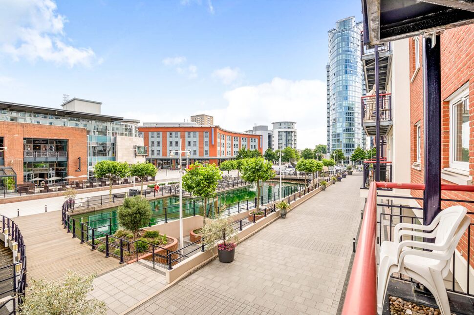 Main image of 2 bedroom Flat to rent, Brecon House, The Canalside, Hampshire, PO1