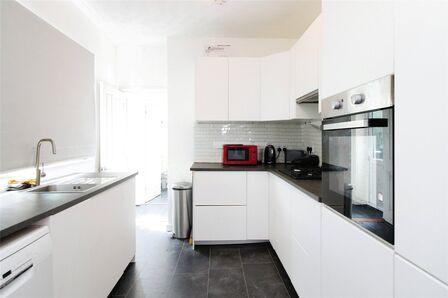 Reginald Road, 3 bedroom Mid Terrace House to rent, &pound;1,395 pcm