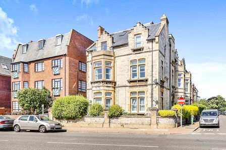 Victoria Road South, 3 bedroom  Flat for sale, £325,000