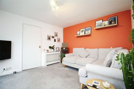 Fawcett Road, 2 bedroom  Flat to rent, £1,250 pcm