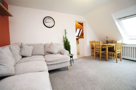 Fawcett Road, 2 bedroom  Flat to rent, £1,250 pcm
