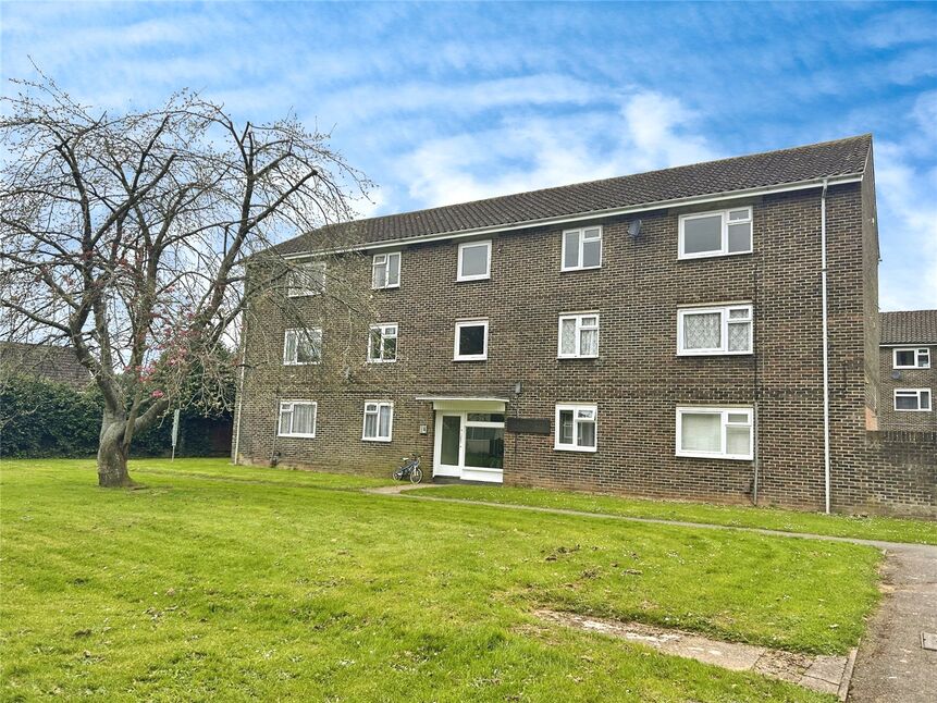 Main image of 1 bedroom Flat for sale, Crombie Close, Waterlooville, Hampshire, PO8