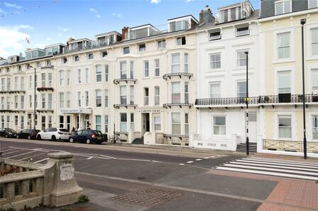 South Parade, 1 bedroom  Flat to rent, £1,000 pcm