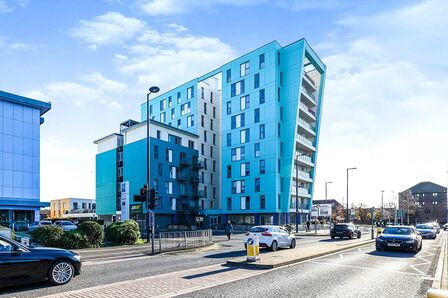 Fratton Way, 2 bedroom Flat to rent, &pound;1,225 pcm