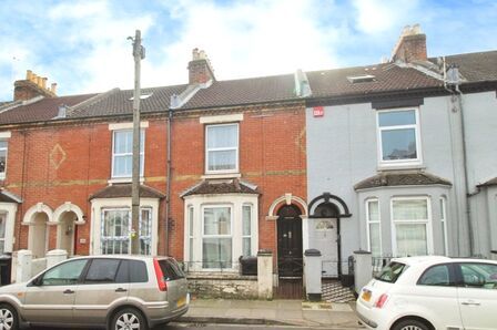 2 bedroom Mid Terrace House for sale