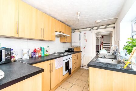 Exmouth Road, 5 bedroom  House to rent, £2,050 pcm