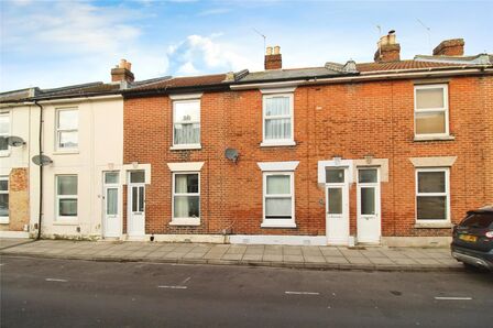 Wisborough Road, 3 bedroom Mid Terrace House for sale, £299,995