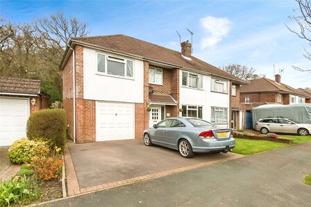 4 bedroom Semi Detached House for sale