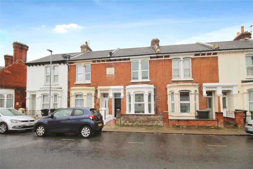 3 bedroom Mid Terrace House for sale