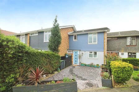 3 bedroom Mid Terrace House for sale