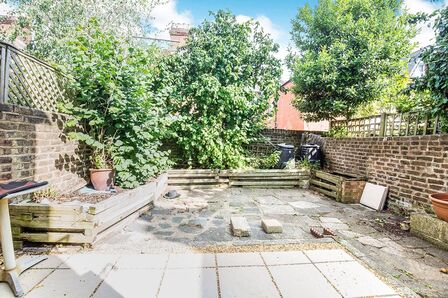 St. Davids Road, 6 bedroom  House to rent, &pound;2,950 pcm