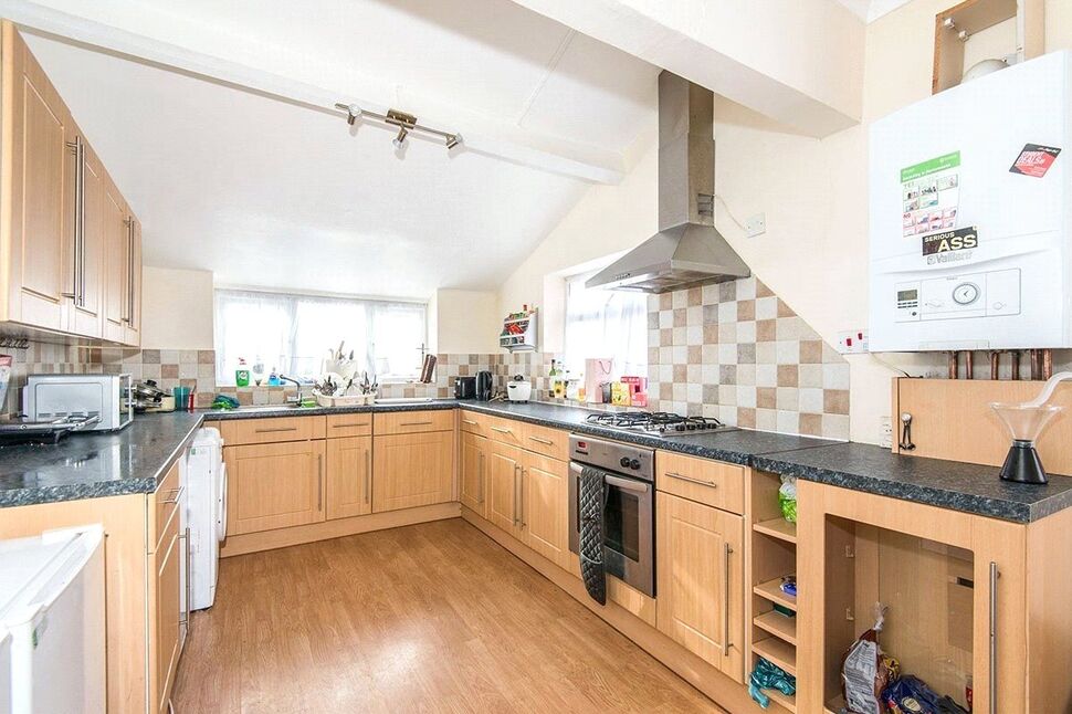 Main image of 1 bedroom Room to rent, Hudson Road, Southsea, Hampshire, PO5