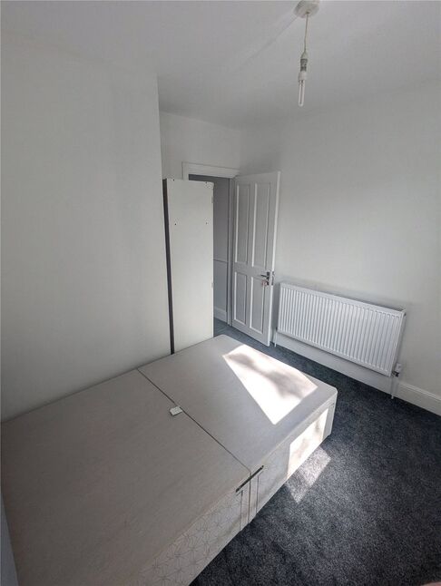 1 bedroom  Room to rent