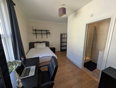 Hudson Road, 1 bedroom  Room to rent, £740 pcm