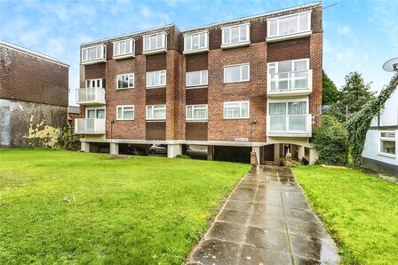 London Road, 2 bedroom  Flat for sale, £180,000