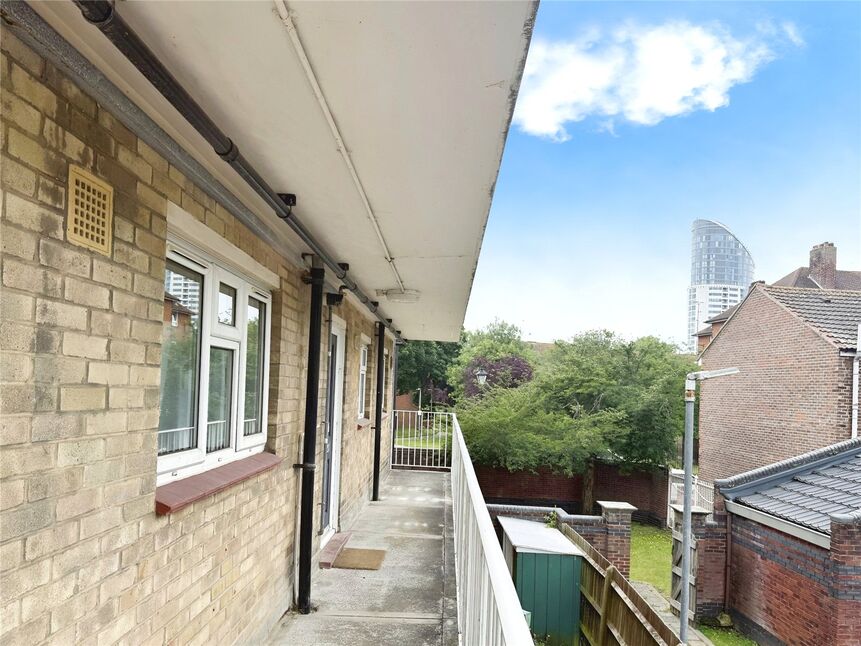 Main image of 2 bedroom Flat to rent, Bishop Street, Portsmouth, Hampshire, PO1