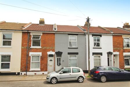 3 bedroom Mid Terrace House for sale