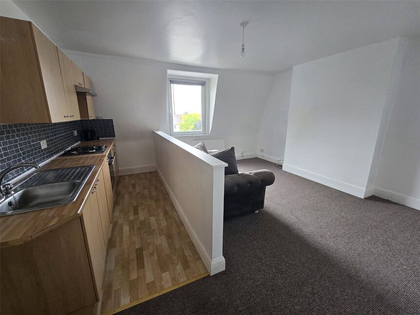 Main image of 1 bedroom Flat to rent, London Road, Portsmouth, Hampshire, PO2
