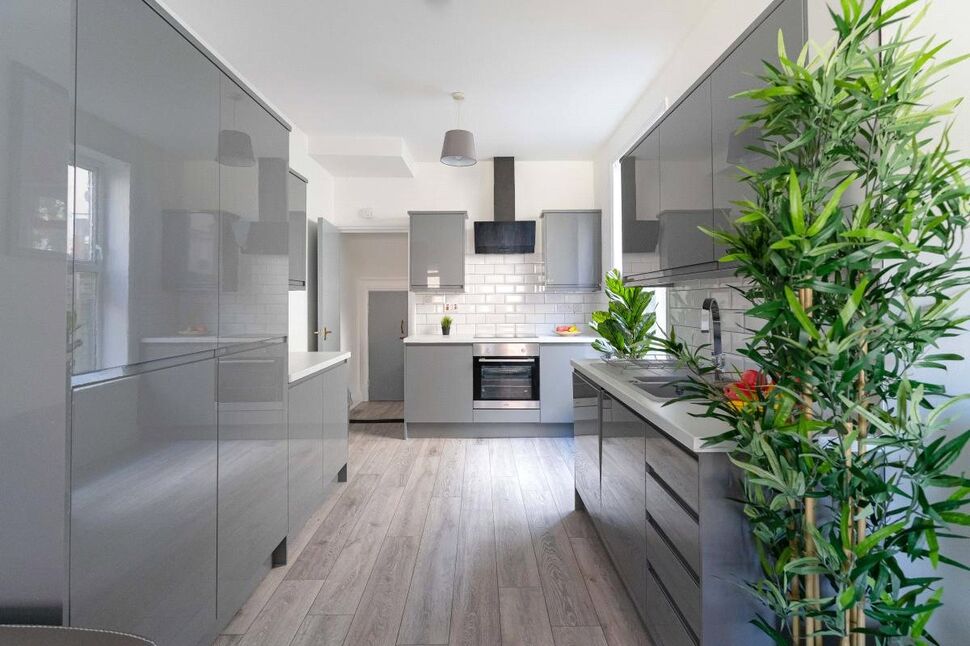 Main image of 5 bedroom  House to rent, Orchard Road, Southsea, Hampshire, PO4