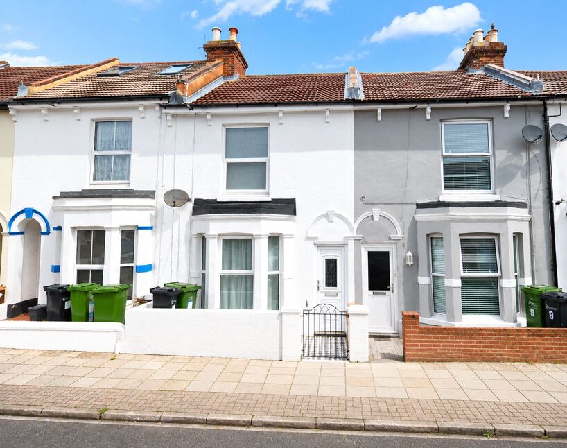 Main image of 3 bedroom Mid Terrace House for sale, Henderson Road, Southsea, City Of Portsmouth, PO4