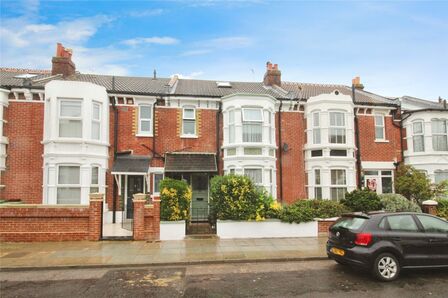 3 bedroom Mid Terrace House for sale