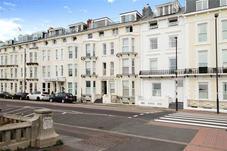 South Parade, 1 bedroom  Flat to rent, £1,125 pcm
