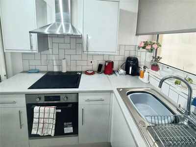South Parade, 1 bedroom  Flat to rent, £1,125 pcm