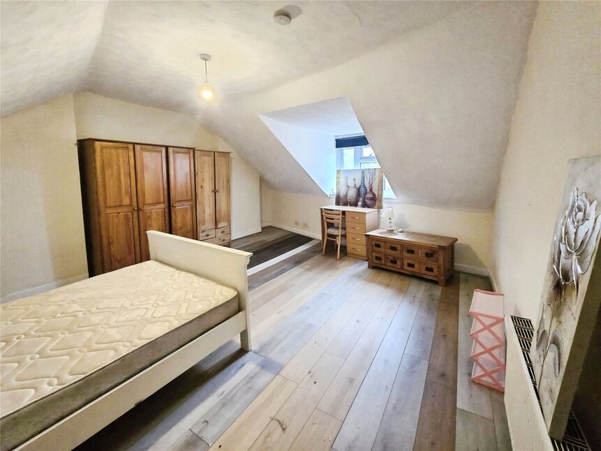 Main image of 2 bedroom  Flat to rent, Somers Road, Southsea, Hampshire, PO5