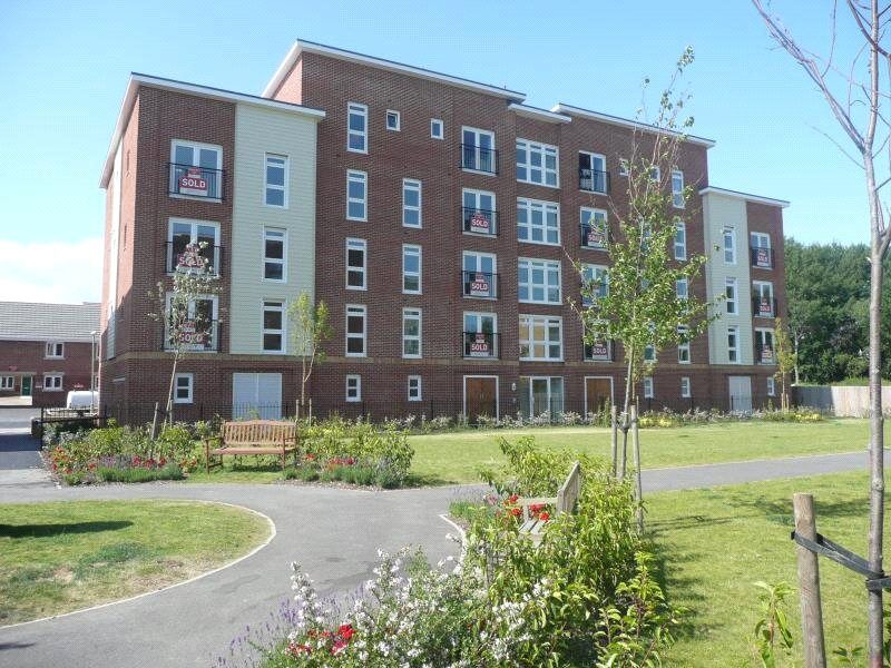 Main image of 2 bedroom  Flat for sale, Billys Copse, Havant, Hampshire, PO9
