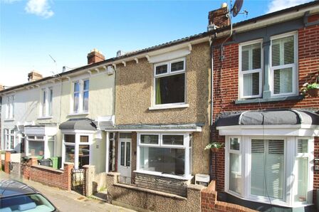 3 bedroom Mid Terrace House for sale