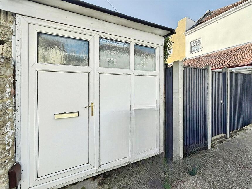 Main image of 2 bedroom  Flat to rent, Somers Road, Southsea, Hampshire, PO5