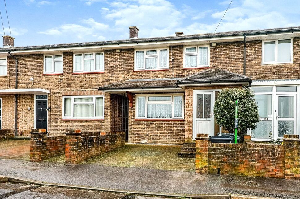 3 bedroom Mid Terrace House for sale
