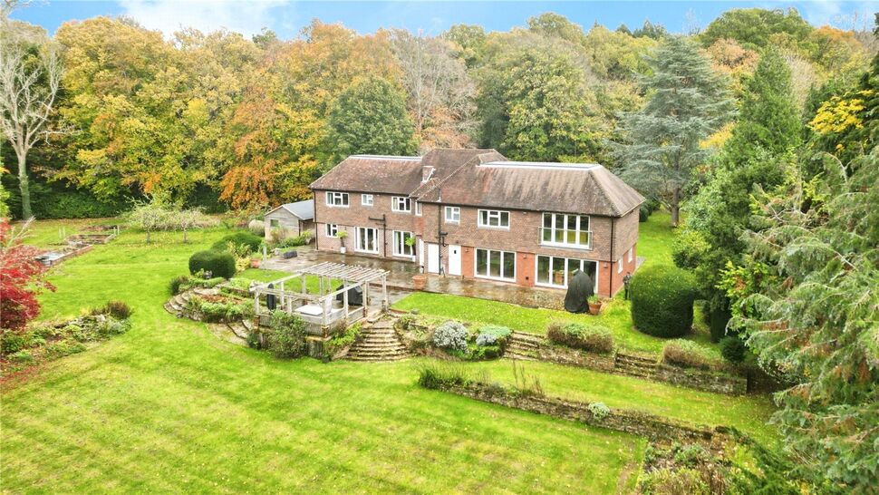 Main image of 5 bedroom Detached House for sale, Kingsmead, Wickham, Hampshire, PO17