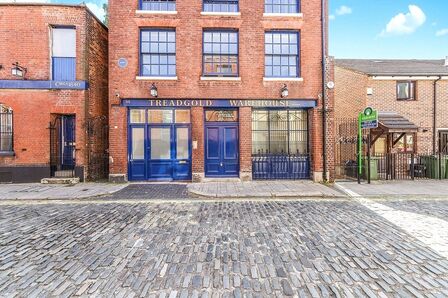 Bishop Street, 3 bedroom Flat to rent, &pound;2,350 pcm