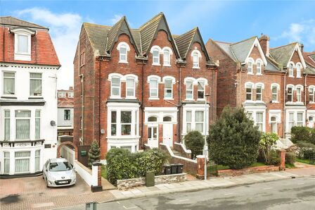 Salisbury Road, 2 bedroom  Flat to rent, &pound;1,150 pcm