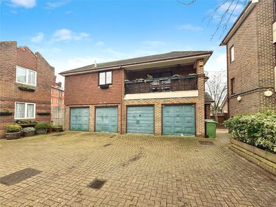 St. Georges Way, 1 bedroom Detached Flat to rent, &pound;1,175 pcm