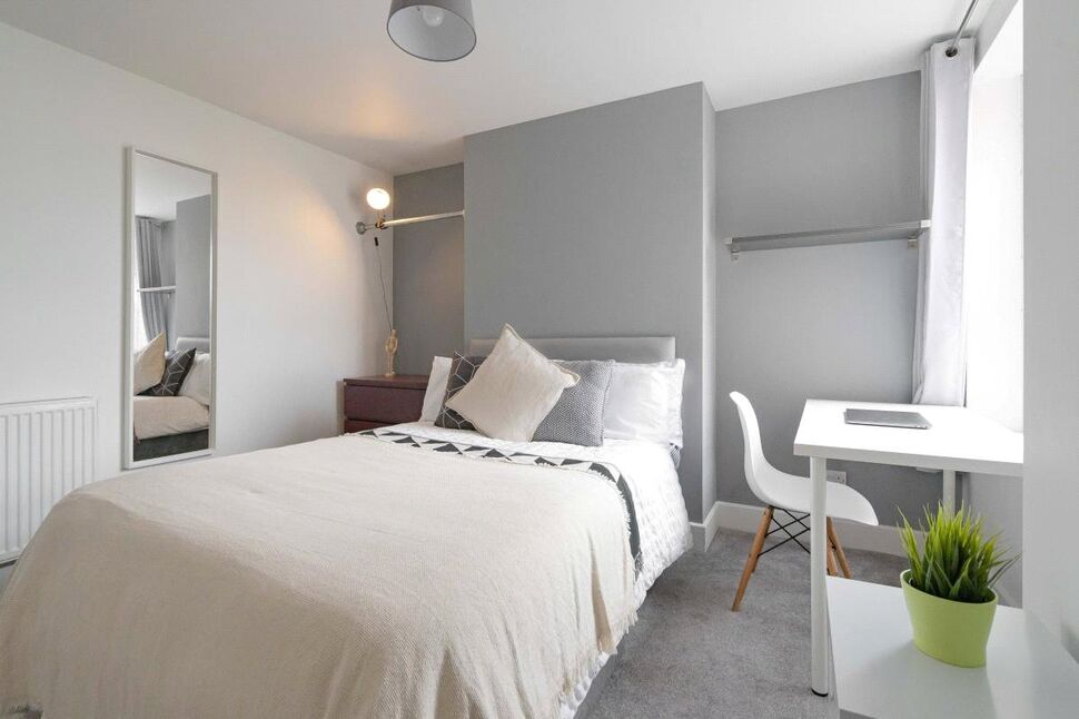 Main image of Room to rent, Darlington Road, Southsea, Hampshire, PO4