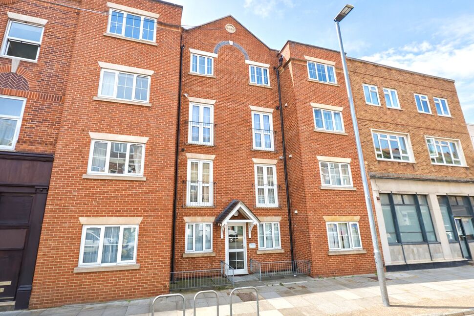 Main image of 2 bedroom Flat for sale, Elm Grove, Southsea, Hampshire, PO5