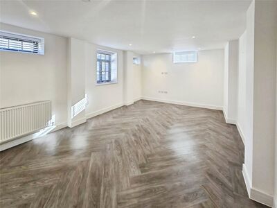 Governors Walk, 2 bedroom Flat to rent, &pound;1,395 pcm
