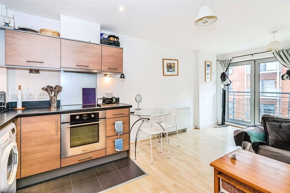 1 bedroom Flat for sale
