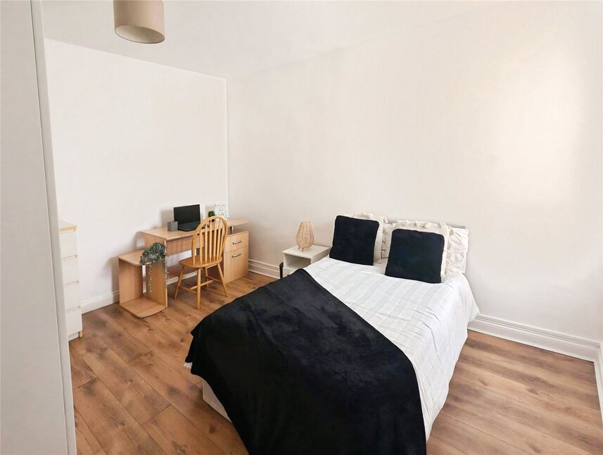 Main image of 1 bedroom Room to rent, Fawcett Road, Southsea, Hampshire, PO4