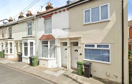 Ernest Road, 3 bedroom House to rent, &pound;1,400 pcm