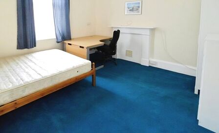 Nightingale Road, 1 bedroom Room to rent, &pound;400 pcm