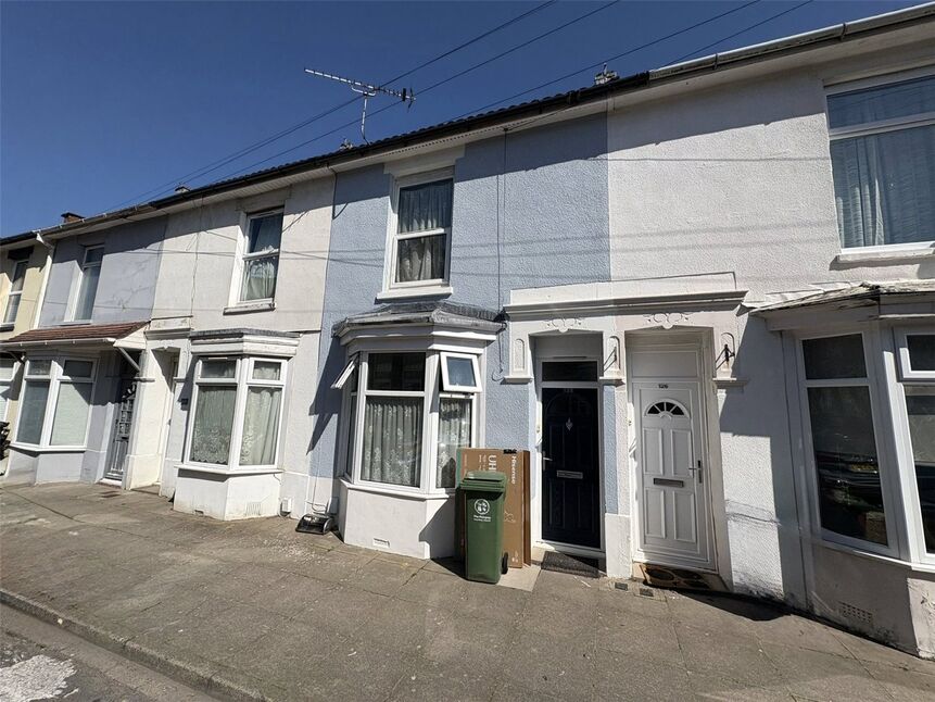 2 bedroom Mid Terrace House for sale