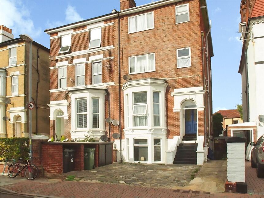 Main image of Flat to rent, Salisbury Road, Southsea, Hampshire, PO4