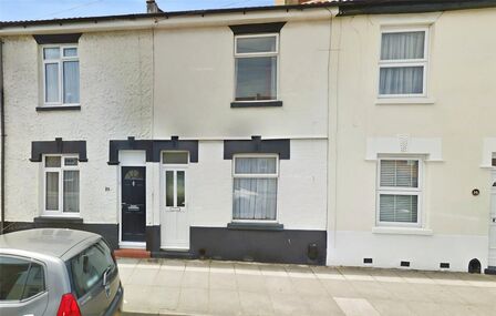 Napier Road, 3 bedroom House to rent, &pound;1,200 pcm