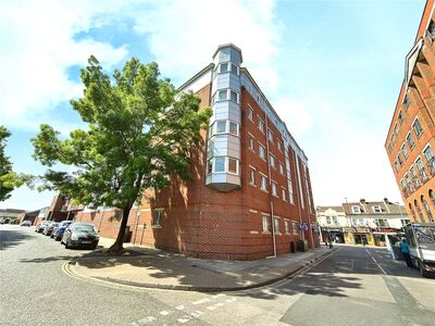 Nancy Road, 2 bedroom Flat to rent, &pound;1,075 pcm