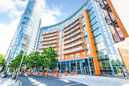 Gunwharf Quays, 1 bedroom Flat to rent, &pound;1,100 pcm